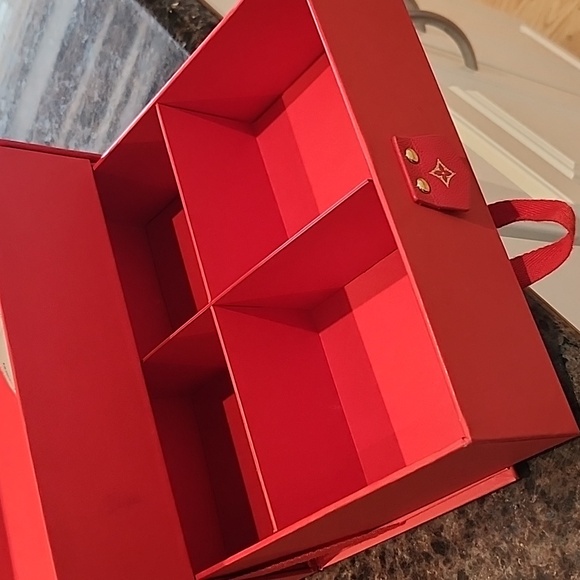 Beautiful Jewelry Box - Picture 7 of 15